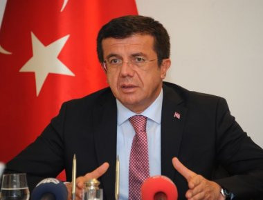 O Τούρκος υπουργός Ζεϊμπεκτσί «κάρφωσε» την «ελληνική» του καταγωγή και διεκδικεί το ζεϊμπέκικο (φωτό)